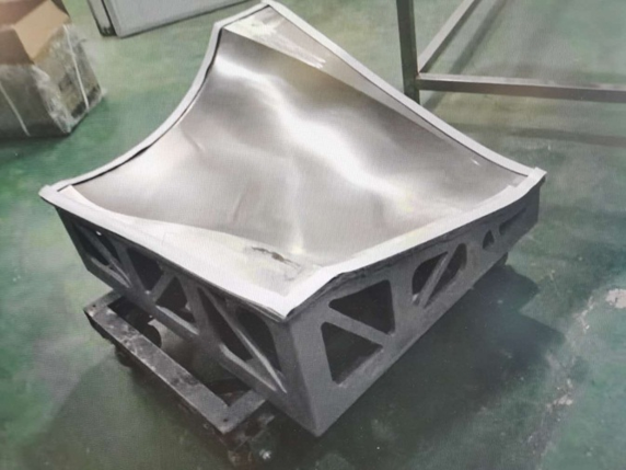 协助合作方完成：商飞复材国内首个叶片的试制！